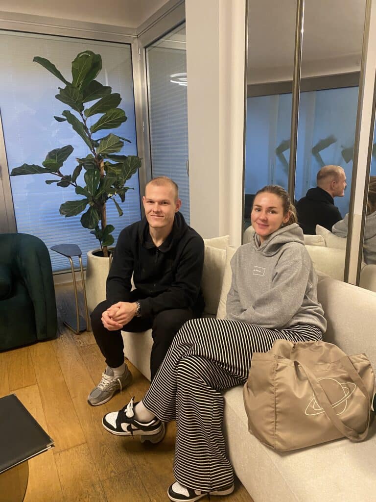 Når kvinder støtter deres mænd i beslutningen om en hårtransplantation